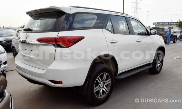 Sayi Imported Toyota Fortuner Blanc Mota in Import - Dubai a Rwanda Sayi Imported Toyota Fortuner Blanc Mota in Import - Dubai a Rwanda