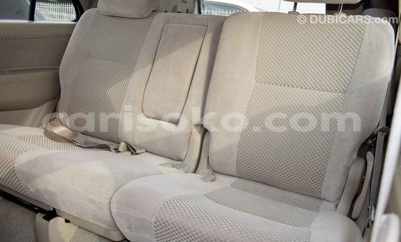 Acheter Import Voiture Toyota Fortuner Blanc à Import - Dubai, Rwanda Acheter Import Voiture Toyota Fortuner Blanc à Import - Dubai, Rwanda
