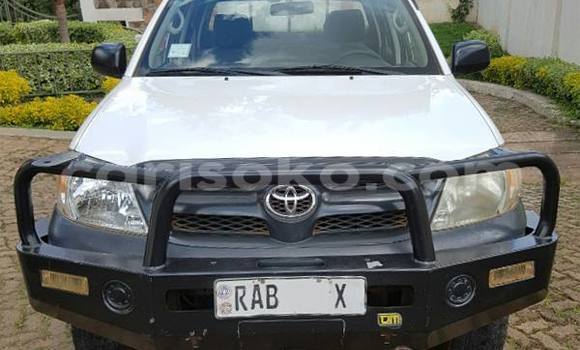 اشتري مستعمل Toyota Hilux Blanc سيارة في Gicumbi في Rwanda اشتري مستعمل Toyota Hilux Blanc سيارة في Gicumbi في Rwanda