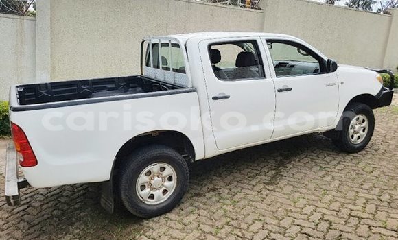 اشتري مستعمل Toyota Hilux Blanc سيارة في Gicumbi في Rwanda اشتري مستعمل Toyota Hilux Blanc سيارة في Gicumbi في Rwanda
