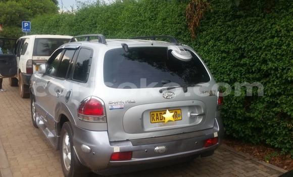 Sayi Na hannu Hyundai Santa Fe Gris Mota in Kigali a Rwanda Sayi Na hannu Hyundai Santa Fe Gris Mota in Kigali a Rwanda