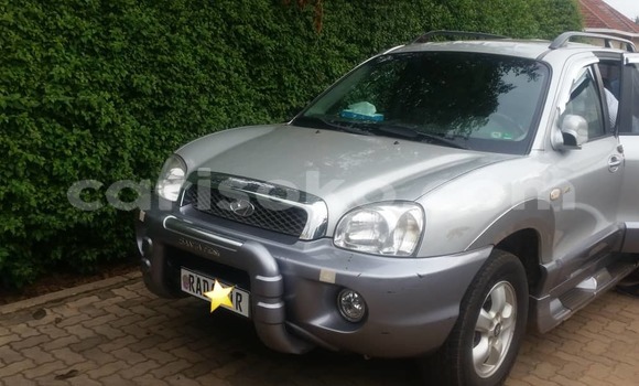 Sayi Na hannu Hyundai Santa Fe Gris Mota in Kigali a Rwanda Sayi Na hannu Hyundai Santa Fe Gris Mota in Kigali a Rwanda