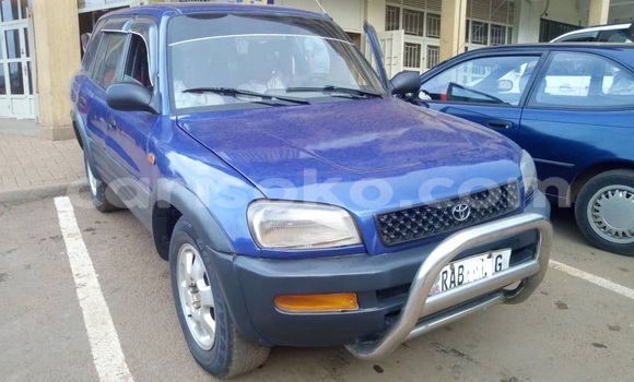 Sayi Na hannu Toyota RAV4 Bleu Mota in Kigali a Rwanda Sayi Na hannu Toyota RAV4 Bleu Mota in Kigali a Rwanda