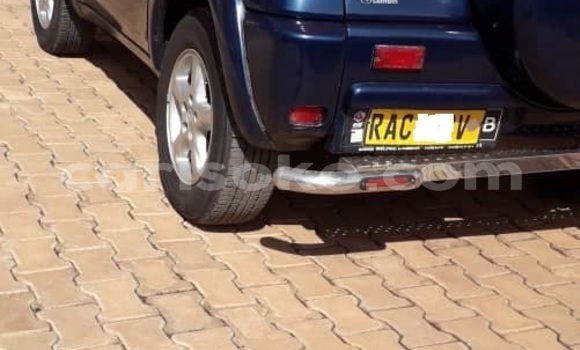 Sayi Na hannu Toyota RAV4 Bleu Mota in Kigali a Rwanda Sayi Na hannu Toyota RAV4 Bleu Mota in Kigali a Rwanda