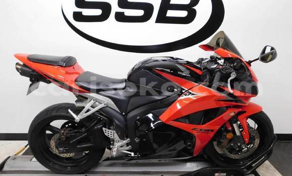 اشتري مستعمل Honda CBR Autre دراجة نارية في Bokwango في Rwanda