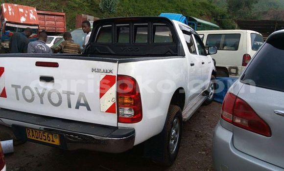 Acheter Occasion Voiture Toyota Hilux Blanc à Gicumbi, Rwanda Acheter Occasion Voiture Toyota Hilux Blanc à Gicumbi, Rwanda