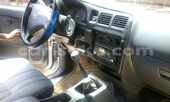 Acheter Occasion Voiture Toyota Hilux Blanc à Gicumbi, Rwanda Acheter Occasion Voiture Toyota Hilux Blanc à Gicumbi, Rwanda