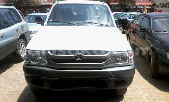 Acheter Occasion Voiture Toyota Hilux Blanc à Gicumbi, Rwanda Acheter Occasion Voiture Toyota Hilux Blanc à Gicumbi, Rwanda