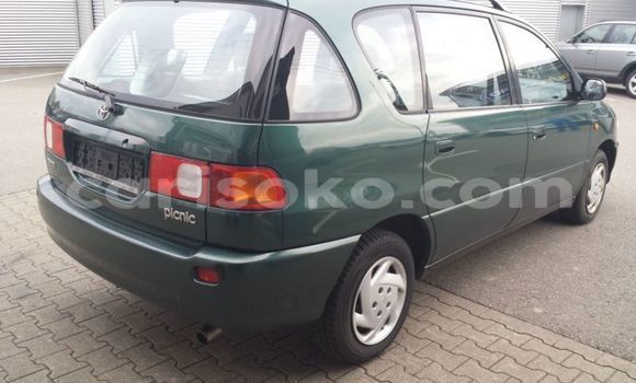 Sayi Imported Toyota Picnic Vert Mota in Kigali a Rwanda Sayi Imported Toyota Picnic Vert Mota in Kigali a Rwanda