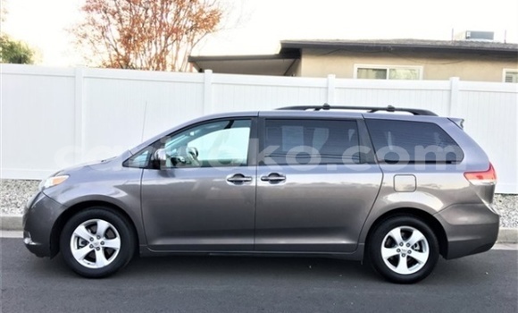 Sayi Imported Toyota Sienna Autre Mota in Kigali a Rwanda Sayi Imported Toyota Sienna Autre Mota in Kigali a Rwanda