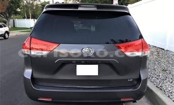 Sayi Imported Toyota Sienna Autre Mota in Kigali a Rwanda Sayi Imported Toyota Sienna Autre Mota in Kigali a Rwanda