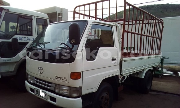 اشتري مستعمل Toyota Dyna Blanc سيارة في Kigali في Rwanda اشتري مستعمل Toyota Dyna Blanc سيارة في Kigali في Rwanda