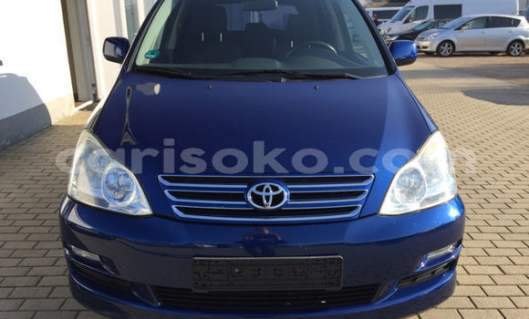 Sayi Imported Toyota Avensis Verso Bleu Mota in Kigali a Rwanda Sayi Imported Toyota Avensis Verso Bleu Mota in Kigali a Rwanda