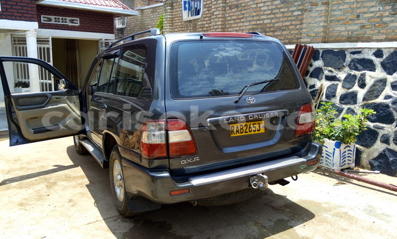 اشتري مستعمل Toyota Land Cruiser Gris سيارة في Gicumbi في Rwanda اشتري مستعمل Toyota Land Cruiser Gris سيارة في Gicumbi في Rwanda