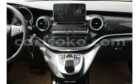 Acheter Import Voiture Mercedes-Benz 250 Noir à Import - Dubai, Rwanda Acheter Import Voiture Mercedes-Benz 250 Noir à Import - Dubai, Rwanda