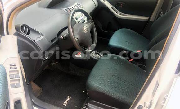 Sayi Na hannu Toyota Yaris Blanc Mota in Gicumbi a Rwanda Sayi Na hannu Toyota Yaris Blanc Mota in Gicumbi a Rwanda