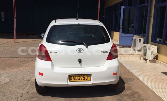 Acheter Occasion Voiture Toyota Yaris Blanc à Gicumbi, Rwanda Acheter Occasion Voiture Toyota Yaris Blanc à Gicumbi, Rwanda