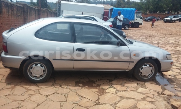 Acheter Occasion Voiture Toyota Corolla Gris à Kigali, Rwanda Acheter Occasion Voiture Toyota Corolla Gris à Kigali, Rwanda