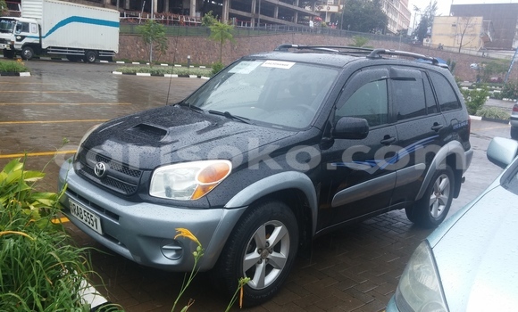 Acheter Occasion Voiture Toyota RAV4 Noir à Kigali, Rwanda Acheter Occasion Voiture Toyota RAV4 Noir à Kigali, Rwanda