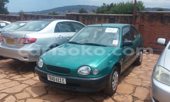 Acheter Occasion Voiture Toyota Corolla Vert à Kigali, Rwanda Acheter Occasion Voiture Toyota Corolla Vert à Kigali, Rwanda