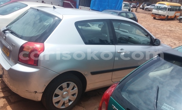 Acheter Occasion Voiture Toyota Corolla Vert à Kigali, Rwanda Acheter Occasion Voiture Toyota Corolla Vert à Kigali, Rwanda