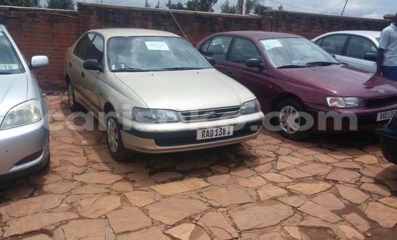 Acheter Occasion Voiture Toyota Carina Gris à Kigali, Rwanda Acheter Occasion Voiture Toyota Carina Gris à Kigali, Rwanda