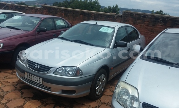 Acheter Occasion Voiture Toyota Avensis Gris à Kigali, Rwanda Acheter Occasion Voiture Toyota Avensis Gris à Kigali, Rwanda