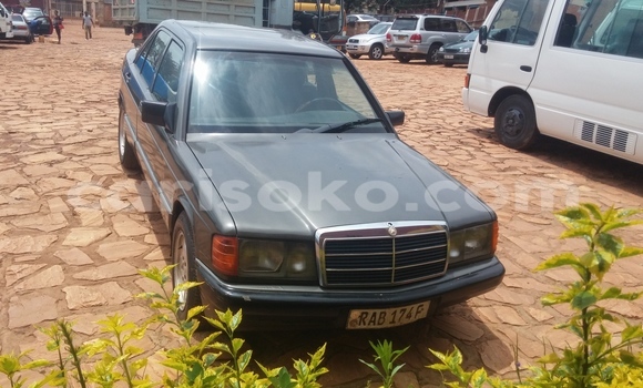 Acheter Occasion Voiture Mercedes-Benz 190 Gris à Kigali, Rwanda Acheter Occasion Voiture Mercedes-Benz 190 Gris à Kigali, Rwanda