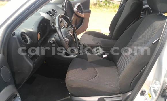 Sayi Na hannu Toyota RAV4 Gris Mota in Kigali a Rwanda Sayi Na hannu Toyota RAV4 Gris Mota in Kigali a Rwanda