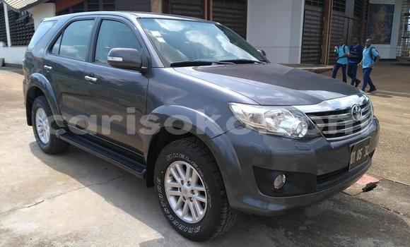 Acheter Occasion Voiture Toyota Fortuner Marron à Kigali, Rwanda Acheter Occasion Voiture Toyota Fortuner Marron à Kigali, Rwanda