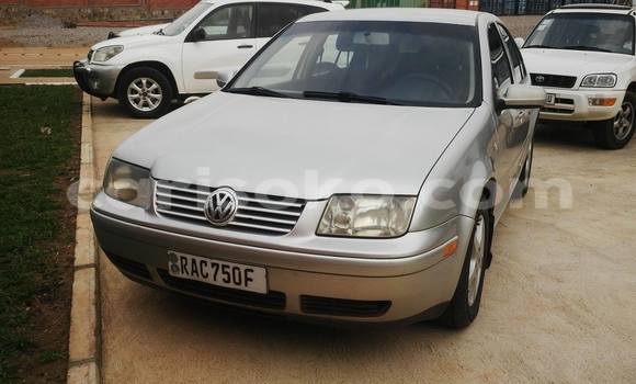 اشتري مستعمل Volkswagen Beetle Gris سيارة في Kigali في Rwanda