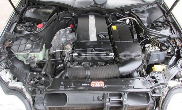 Sayi Na hannu Mercedes-Benz C–Class Noir Mota in Kigali a Rwanda Sayi Na hannu Mercedes-Benz C–Class Noir Mota in Kigali a Rwanda