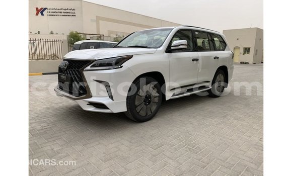 Acheter Import Voiture Lexus LX Blanc à Import - Dubai, Rwanda Acheter Import Voiture Lexus LX Blanc à Import - Dubai, Rwanda