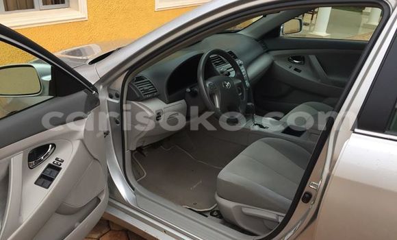 Sayi Na hannu Toyota Camry Gris Mota in Gicumbi a Rwanda Sayi Na hannu Toyota Camry Gris Mota in Gicumbi a Rwanda