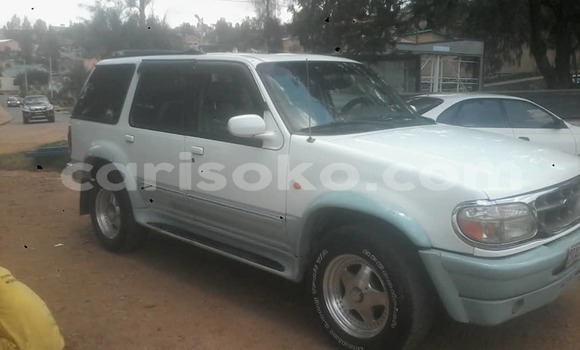 Sayi Na hannu Ford Bronco Blanc Mota in Kigali a Rwanda Sayi Na hannu Ford Bronco Blanc Mota in Kigali a Rwanda