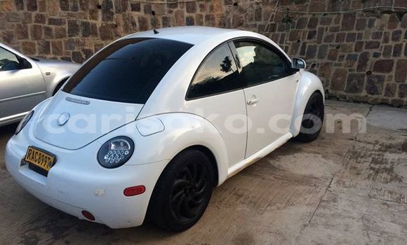 اشتري مستعمل Volkswagen Beetle Blanc سيارة في Gicumbi في Rwanda