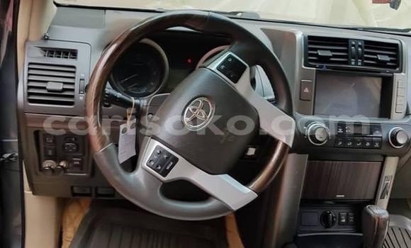 Sayi Na hannu Toyota Land Cruiser Prado Beige Mota in Kigali a Rwanda Sayi Na hannu Toyota Land Cruiser Prado Beige Mota in Kigali a Rwanda