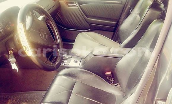 Acheter Occasion Voiture Mercedes-Benz C–Class Noir à Gicumbi, Rwanda Acheter Occasion Voiture Mercedes-Benz C–Class Noir à Gicumbi, Rwanda