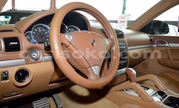Sayi Imported Porsche Cayenne Vert Mota in Import - Dubai a Rwanda Sayi Imported Porsche Cayenne Vert Mota in Import - Dubai a Rwanda