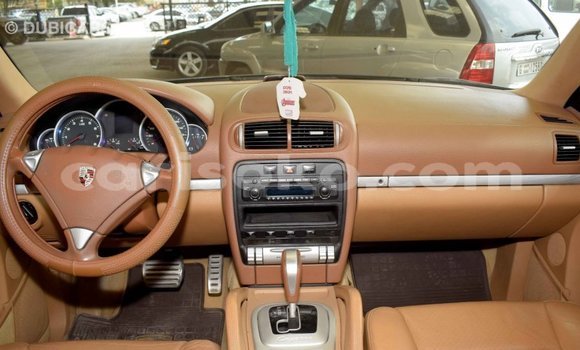 Sayi Imported Porsche Cayenne Vert Mota in Import - Dubai a Rwanda Sayi Imported Porsche Cayenne Vert Mota in Import - Dubai a Rwanda