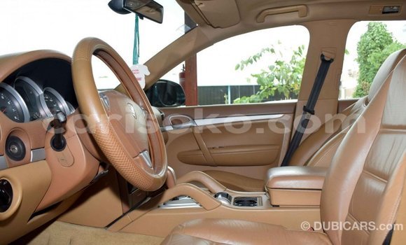 Sayi Imported Porsche Cayenne Vert Mota in Import - Dubai a Rwanda Sayi Imported Porsche Cayenne Vert Mota in Import - Dubai a Rwanda