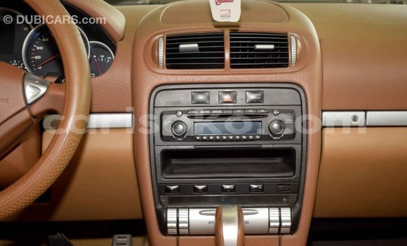 Sayi Imported Porsche Cayenne Vert Mota in Import - Dubai a Rwanda Sayi Imported Porsche Cayenne Vert Mota in Import - Dubai a Rwanda