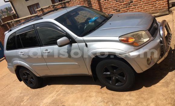 Sayi Na hannu Toyota RAV4 Gris Mota in Kigali a Rwanda Sayi Na hannu Toyota RAV4 Gris Mota in Kigali a Rwanda