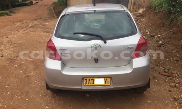 Sayi Na hannu Toyota Yaris Gris Mota in Kigali a Rwanda Sayi Na hannu Toyota Yaris Gris Mota in Kigali a Rwanda