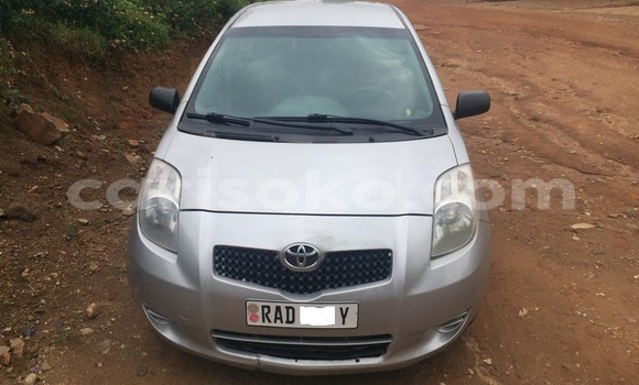 Sayi Na hannu Toyota Yaris Gris Mota in Kigali a Rwanda Sayi Na hannu Toyota Yaris Gris Mota in Kigali a Rwanda