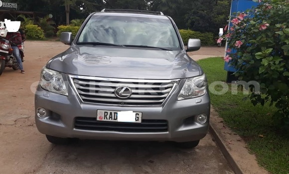 Sayi Na hannu Lexus LX 570 Gris Mota in Kigali a Rwanda Sayi Na hannu Lexus LX 570 Gris Mota in Kigali a Rwanda