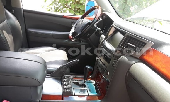 Sayi Na hannu Lexus LX 570 Gris Mota in Kigali a Rwanda Sayi Na hannu Lexus LX 570 Gris Mota in Kigali a Rwanda