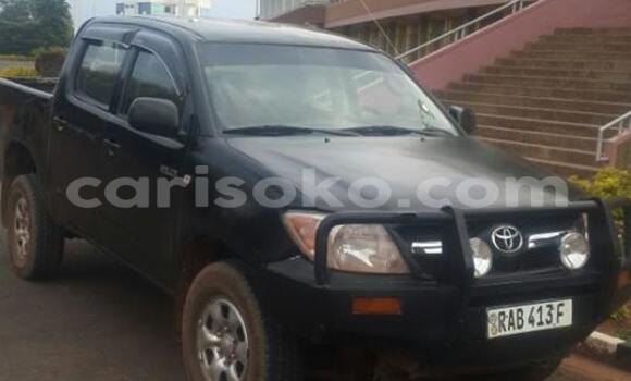 Acheter Occasion Voiture Toyota Hilux Noir à Gicumbi au Rwanda Acheter Occasion Voiture Toyota Hilux Noir à Gicumbi au Rwanda