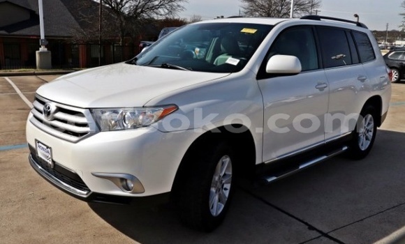 Sayi Imported Toyota Highlander Blanc Mota in Kigali a Rwanda Sayi Imported Toyota Highlander Blanc Mota in Kigali a Rwanda