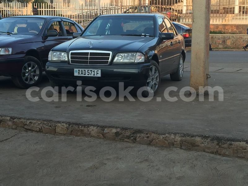 Big with watermark benz c200 70000km 6500000 me 0788520952 5